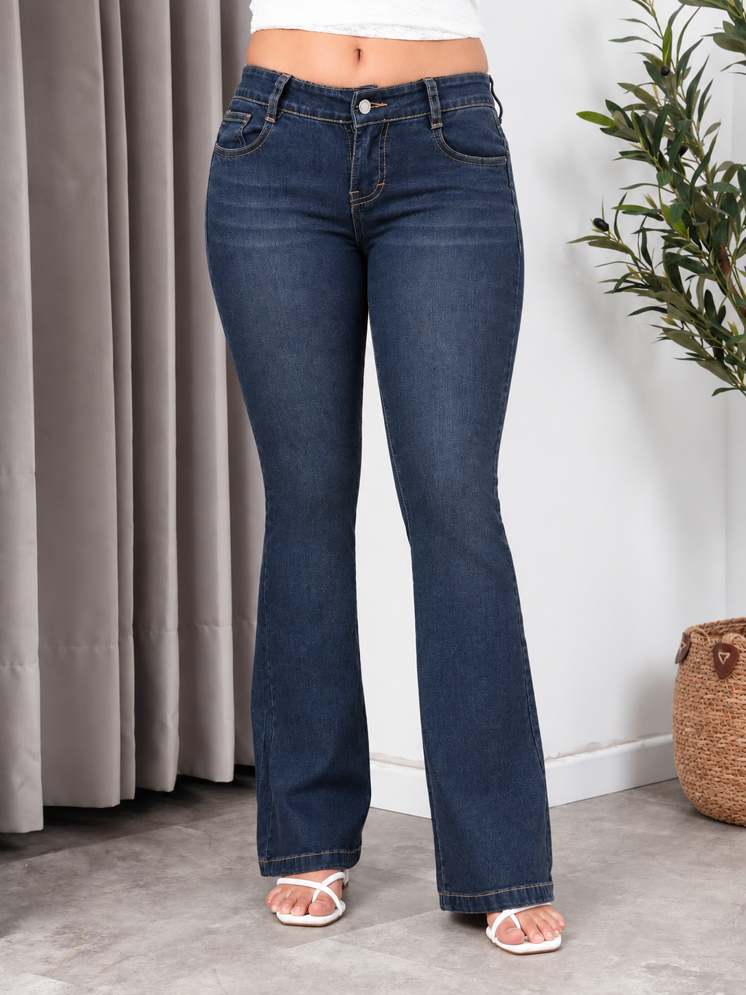 Jean Flare con Bolsillos Bordados Lucía Madera